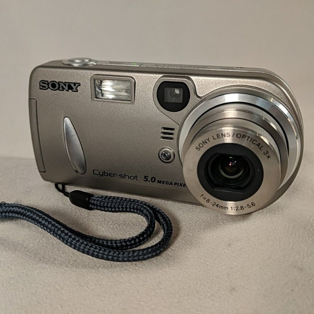 PARTS Sony Cybershot MPEG Movie VX Smart Zoom DSC-P92 Digital Camera LENS ISSUE